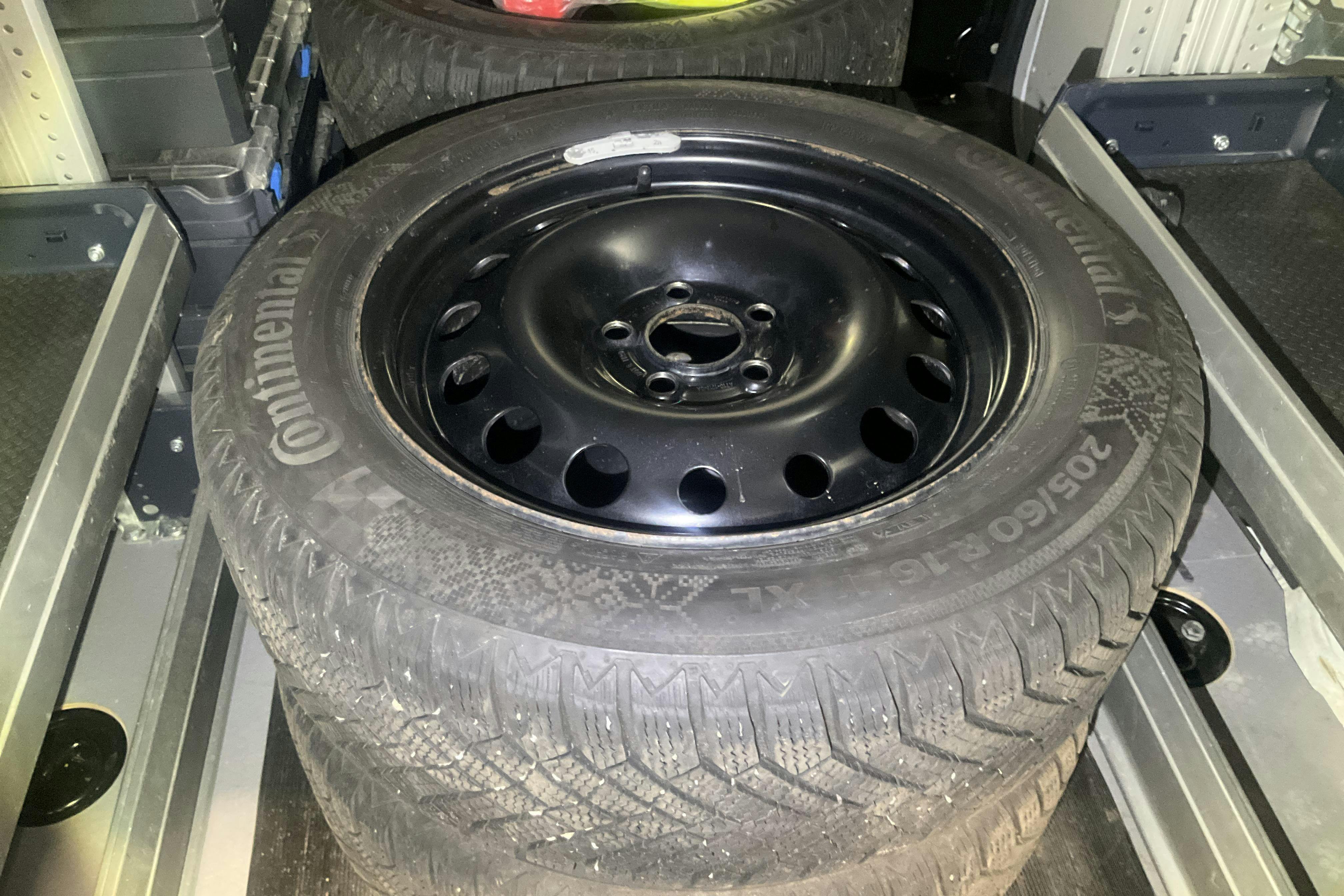 Vehicle Image 13