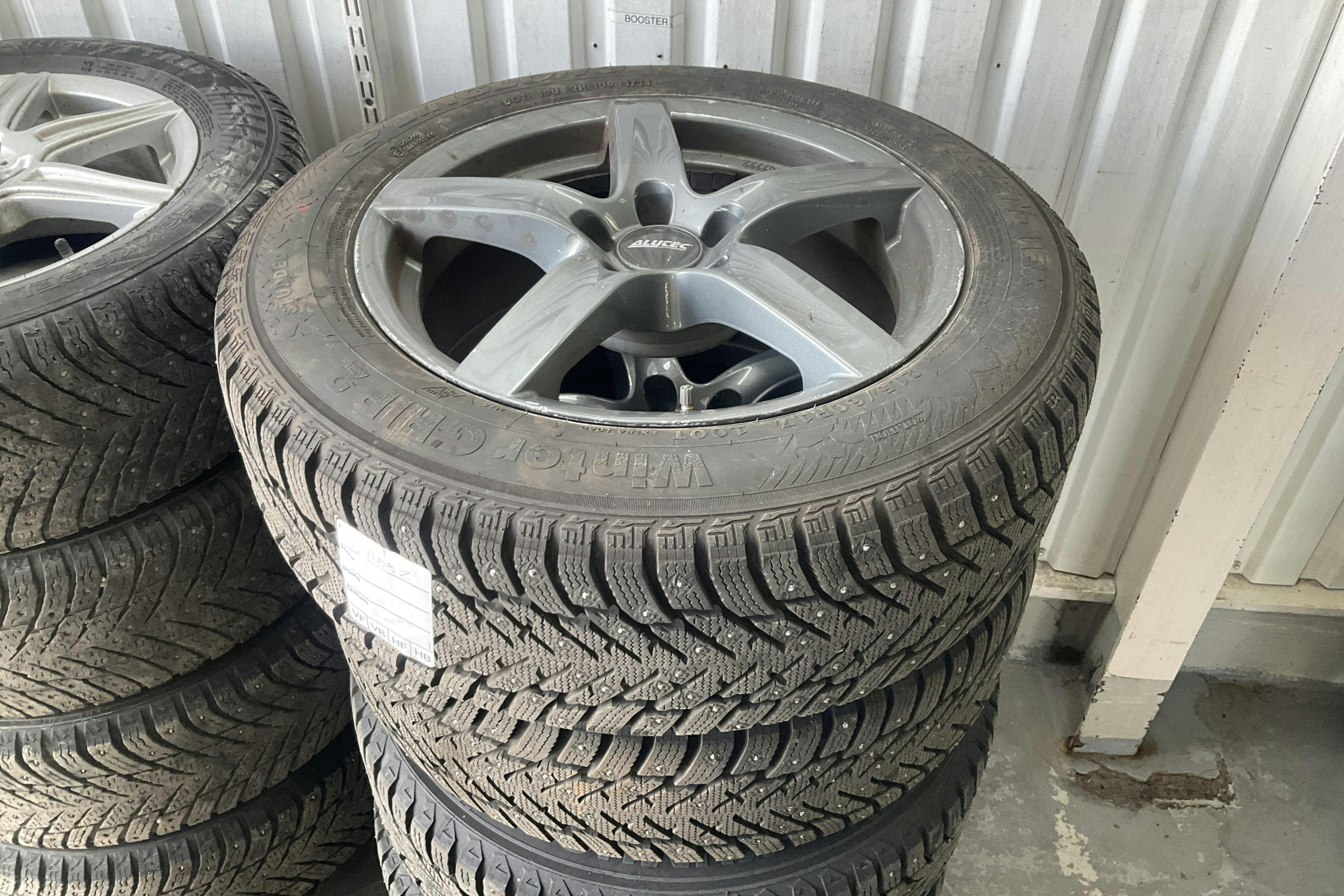 Vehicle Image 15