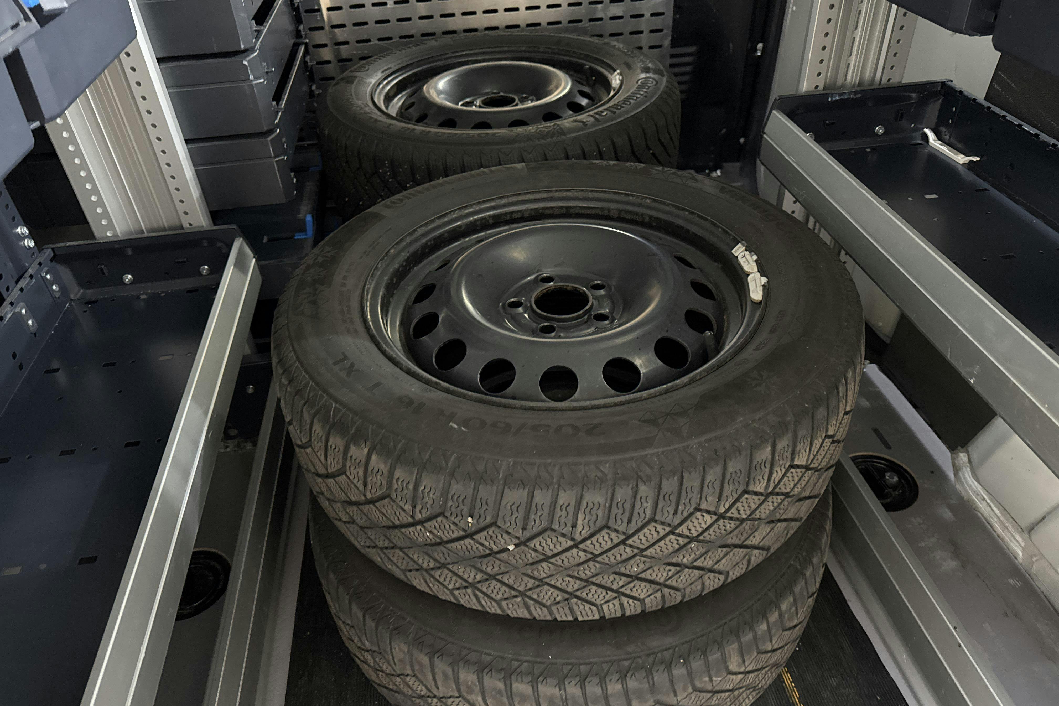 Vehicle Image 13