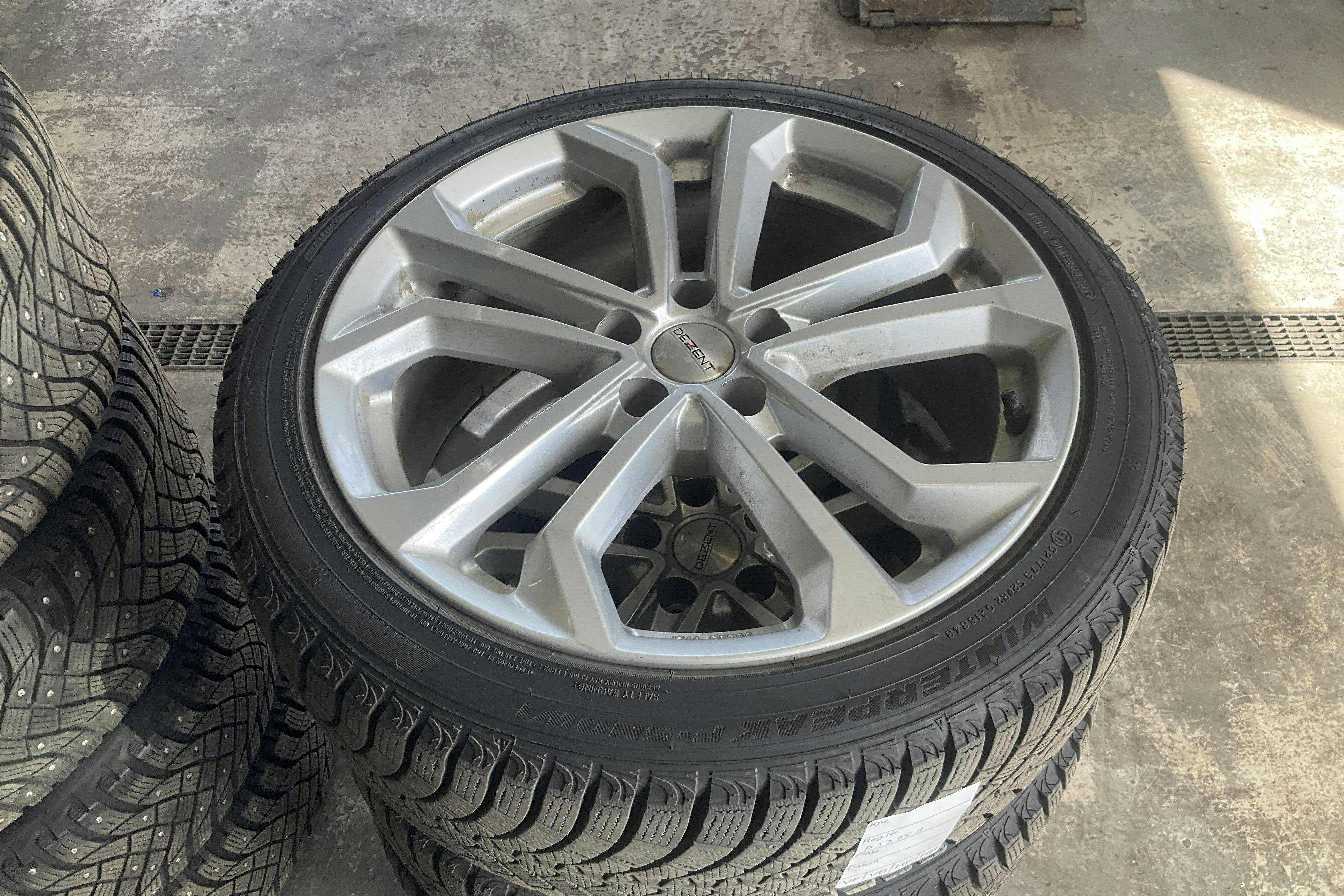 Vehicle Image 15