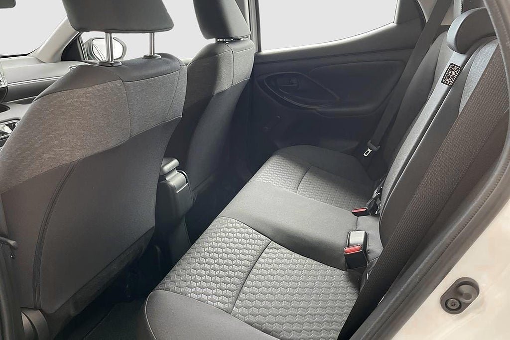 Vehicle Image 10