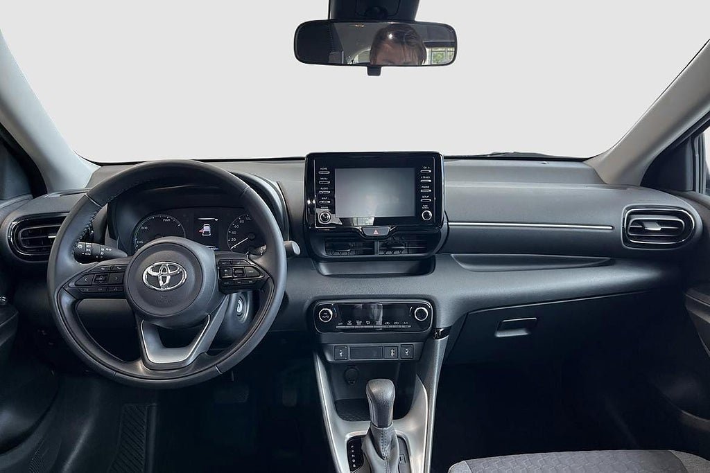 Vehicle Image 11