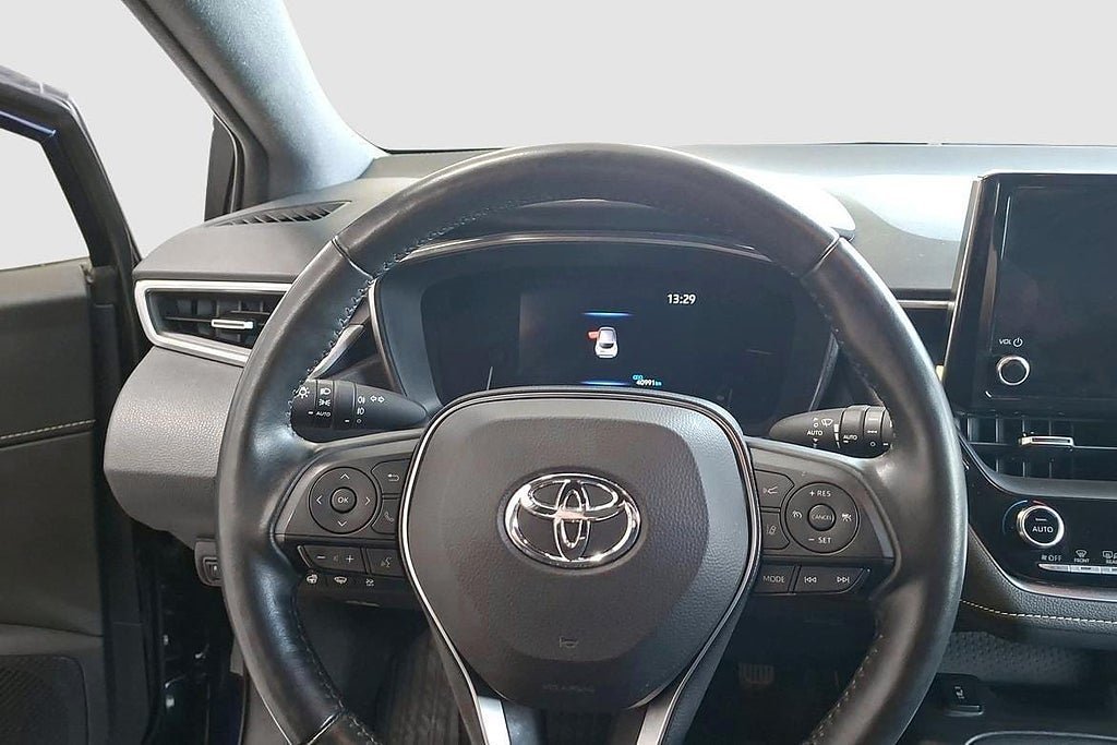 Vehicle Image 11