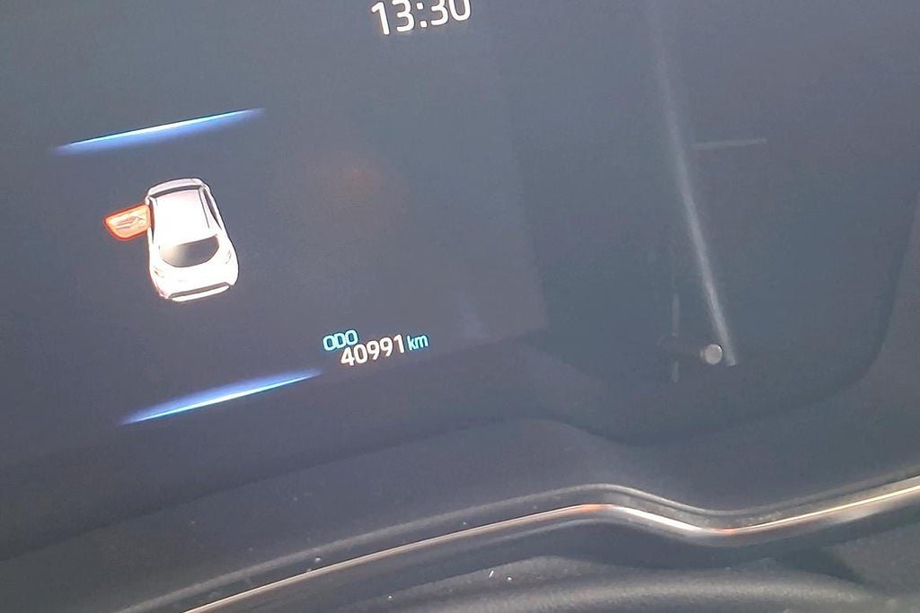 Vehicle Image 13