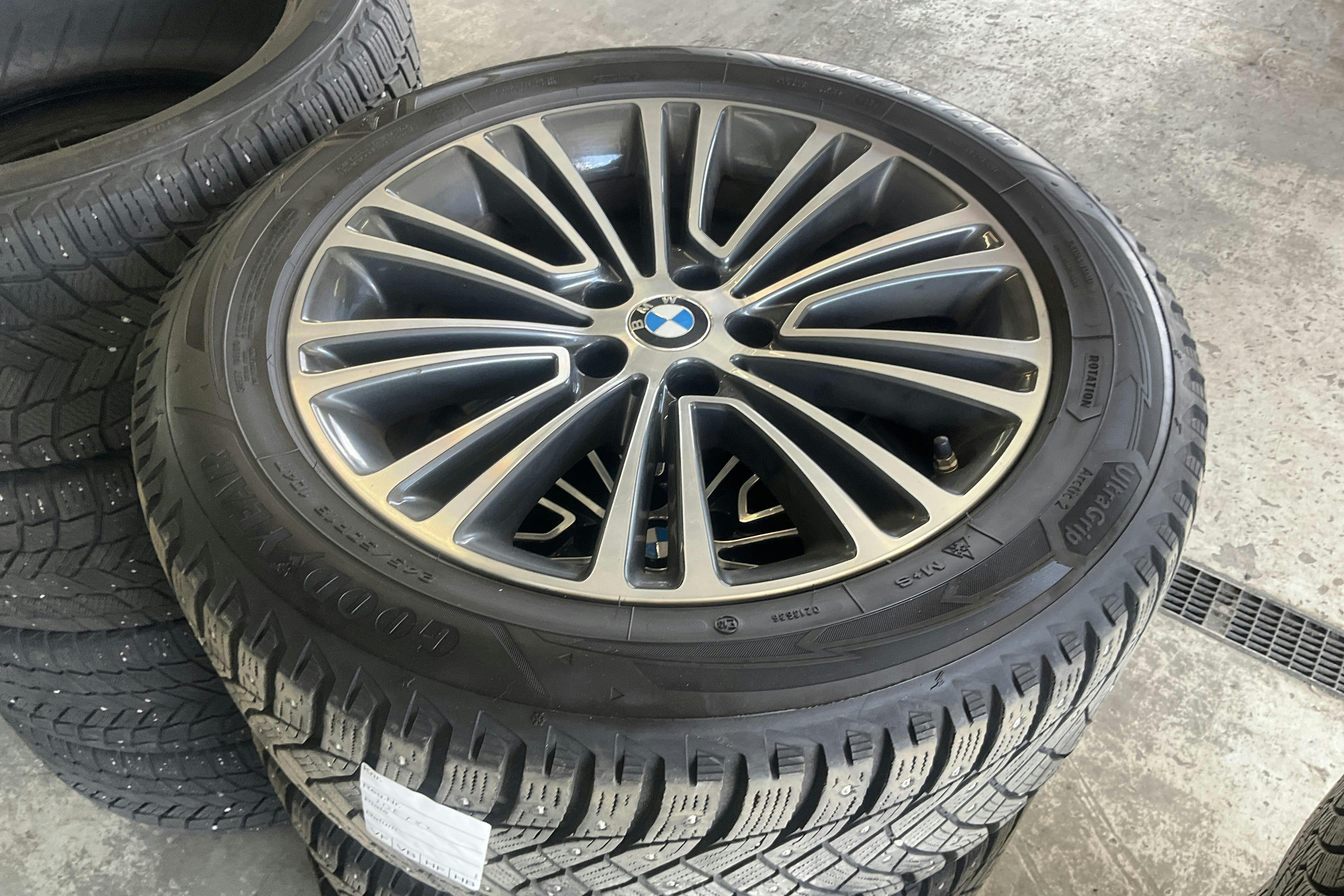Vehicle Image 19