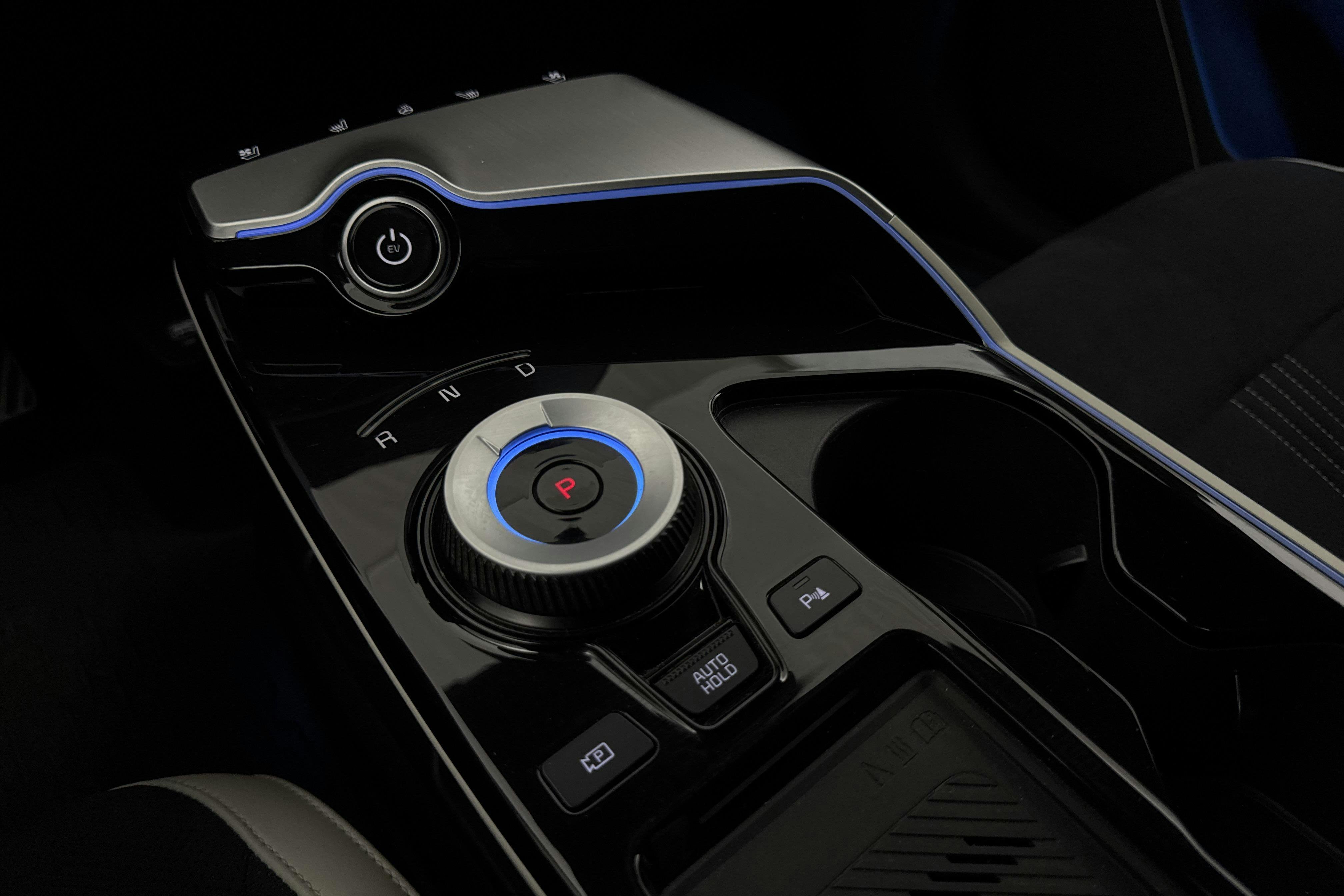 Vehicle Image 13