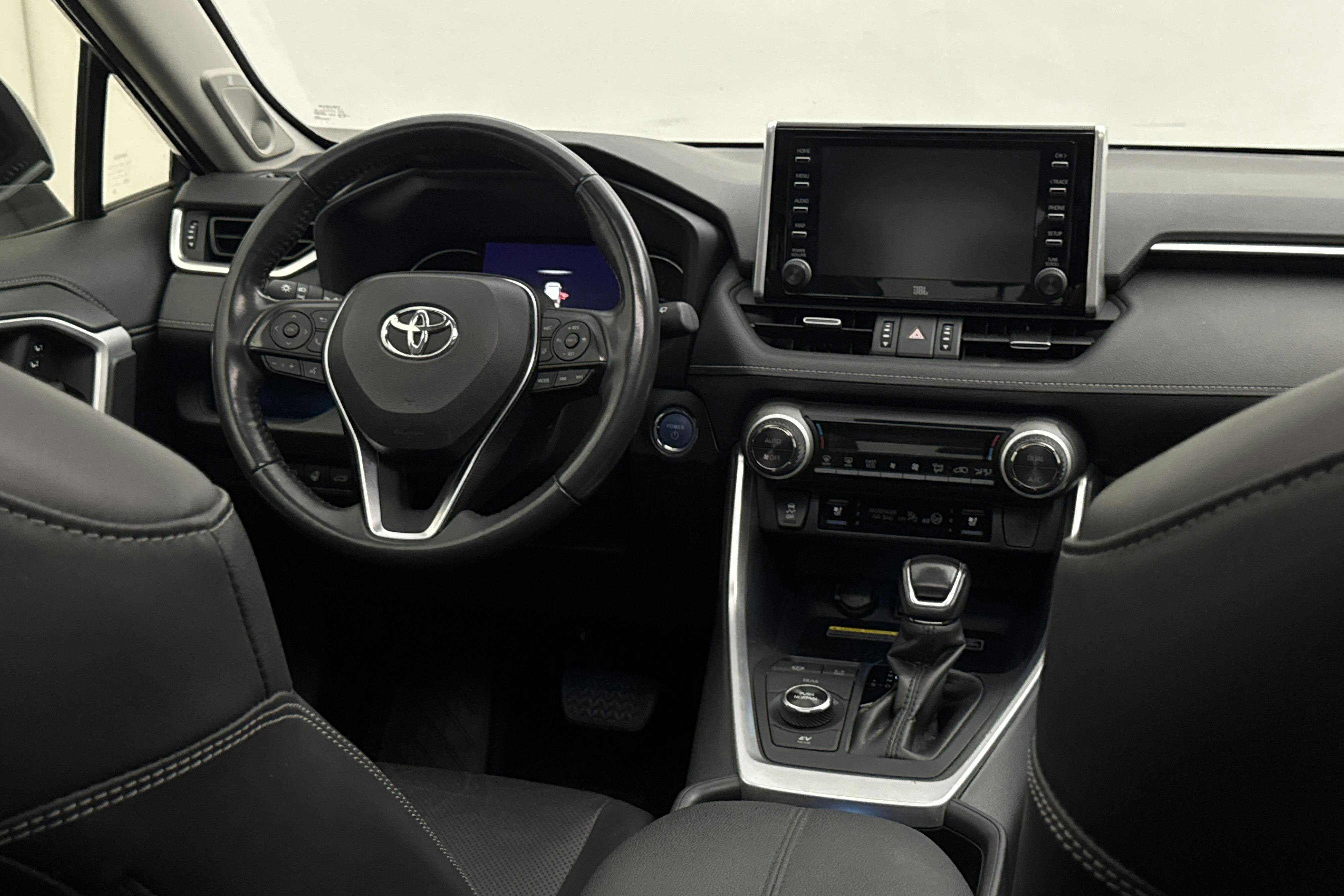Vehicle Image 19