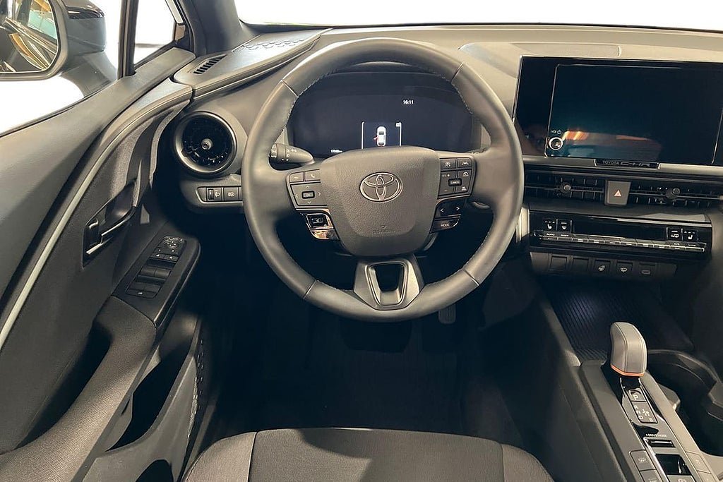 Vehicle Image 11