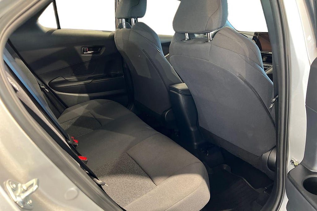 Vehicle Image 9