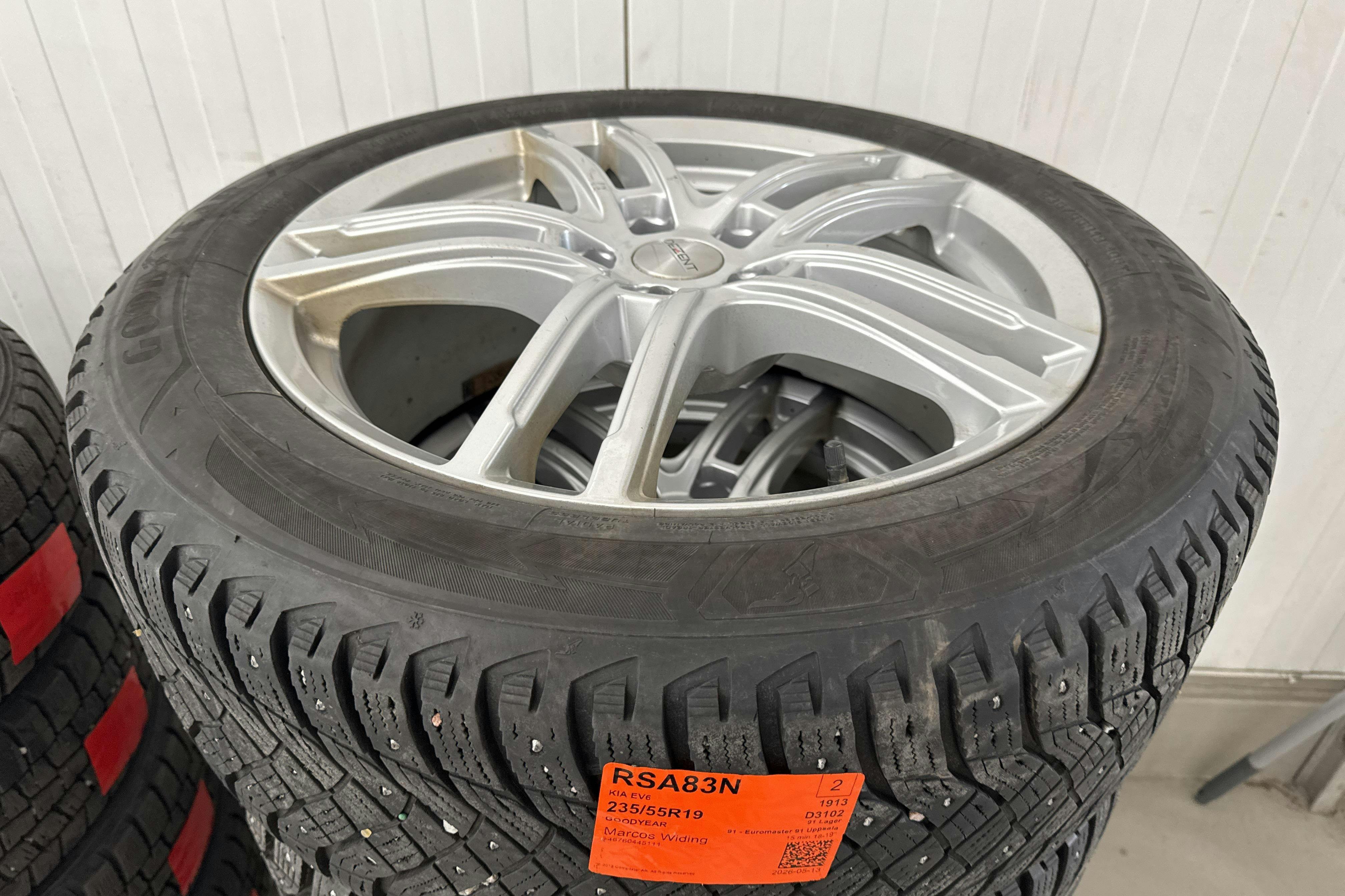 Vehicle Image 19
