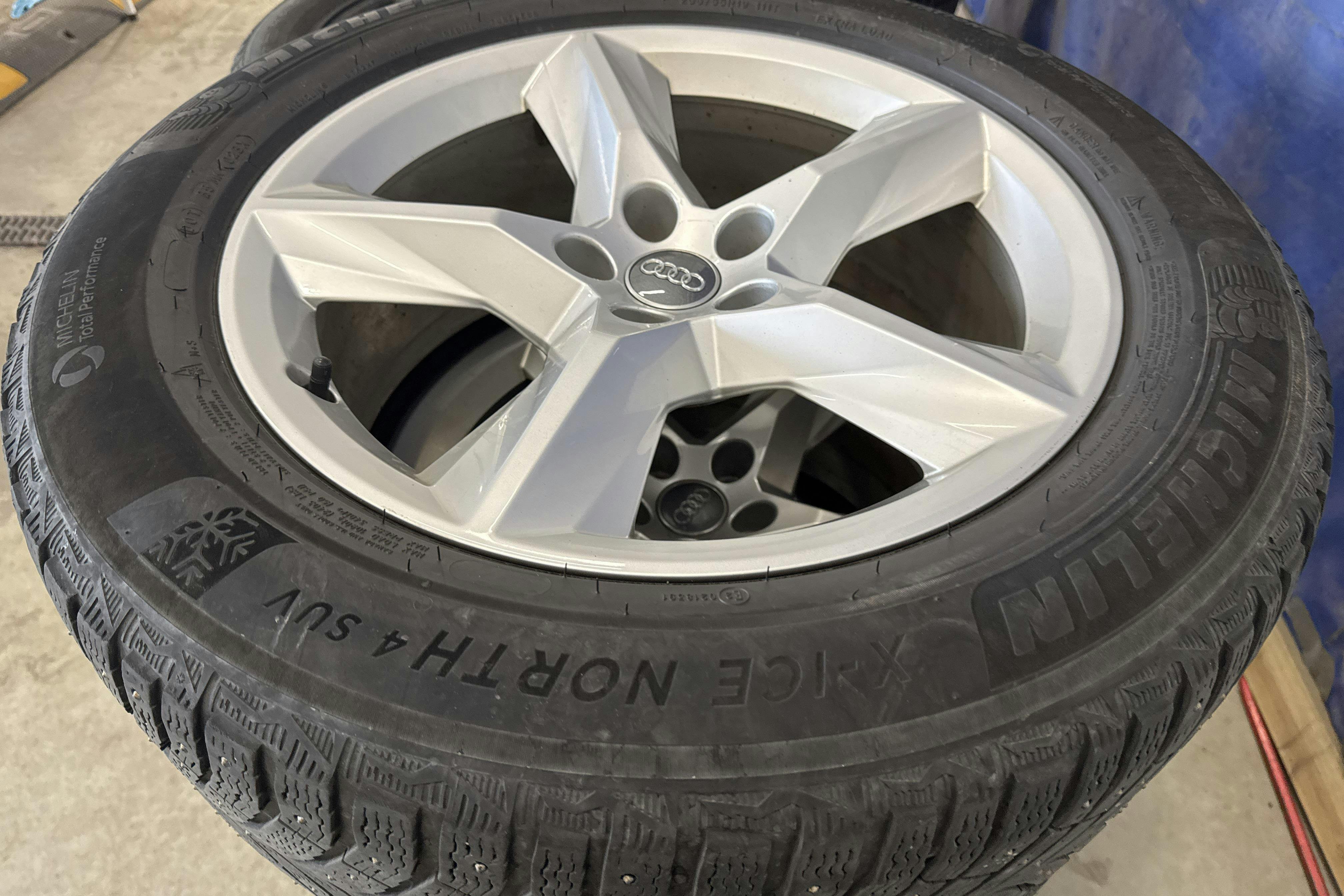 Vehicle Image 20