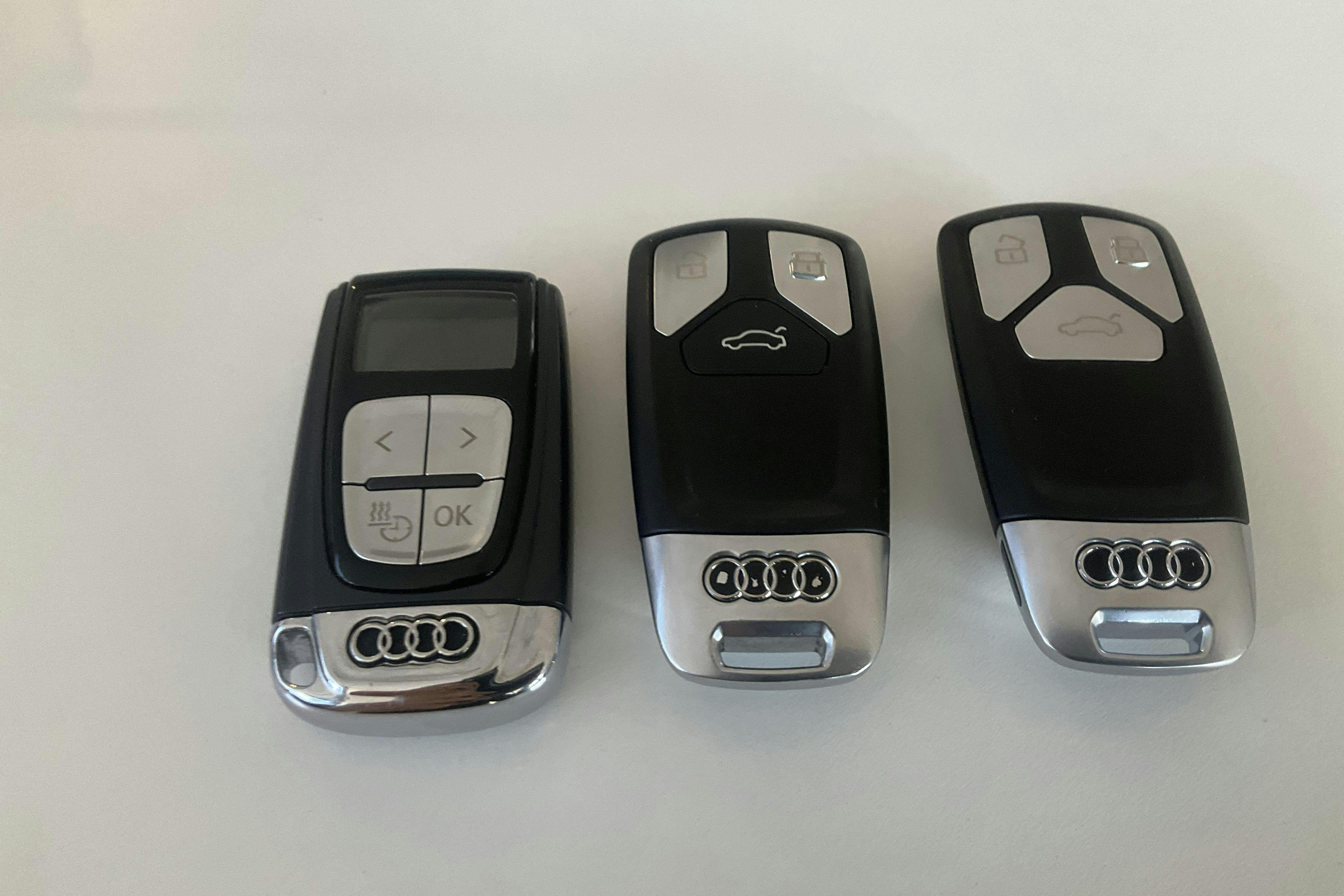 Vehicle Image 25
