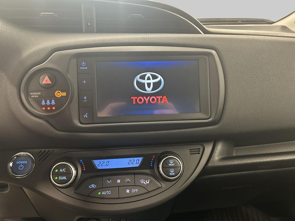 Vehicle Image 16