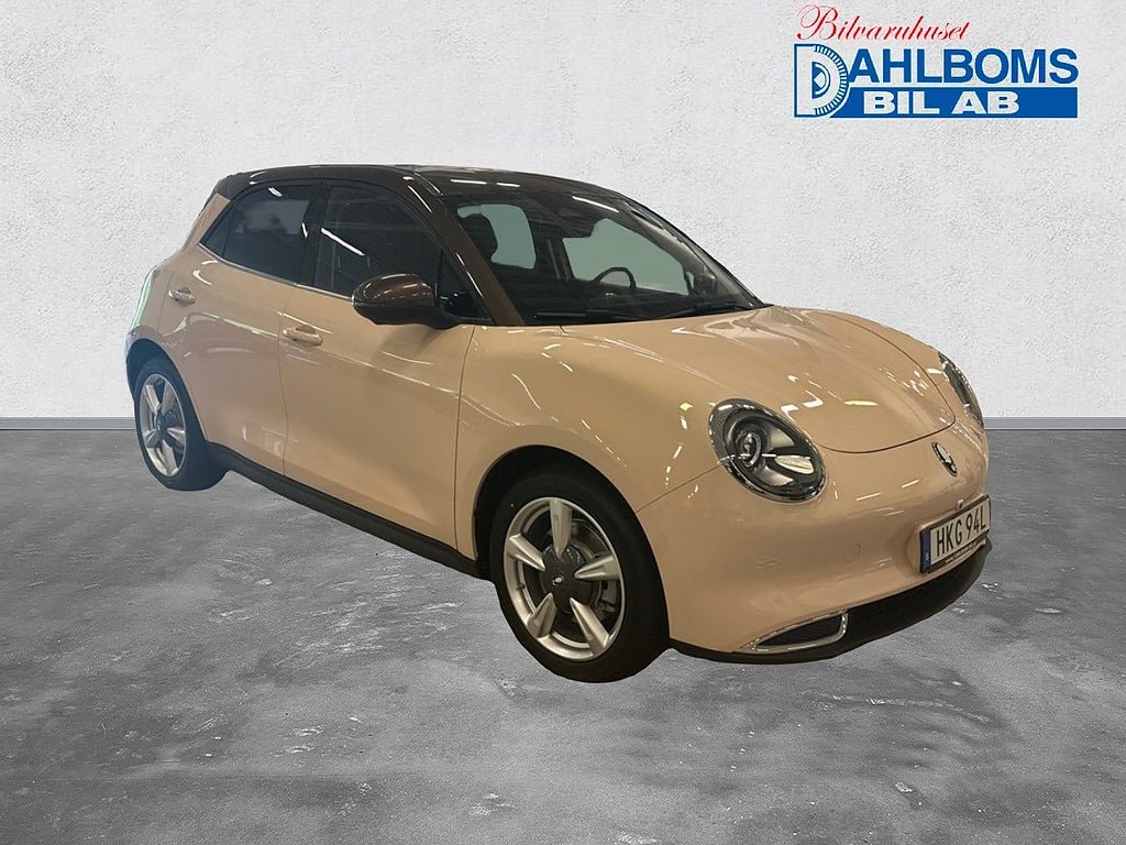 Vehicle Image 7