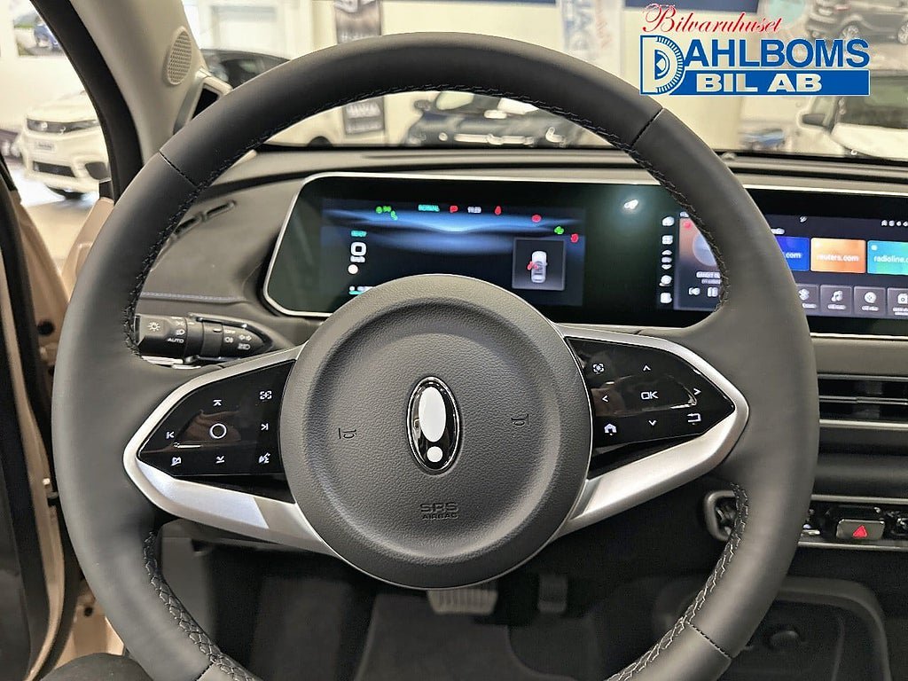 Vehicle Image 16