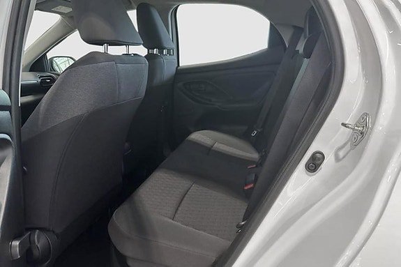 Vehicle Image 9