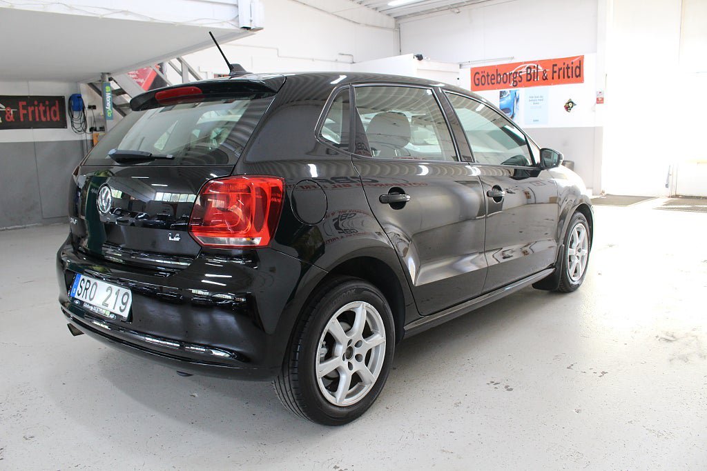 Vehicle Image 6