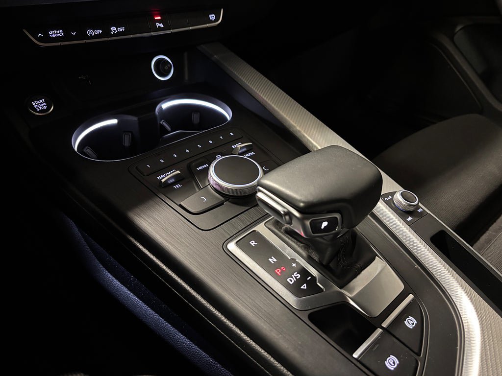 Vehicle Image 15