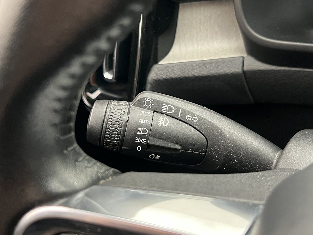 Vehicle Image 28