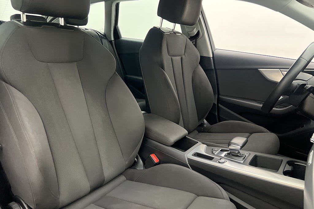 Vehicle Image 25