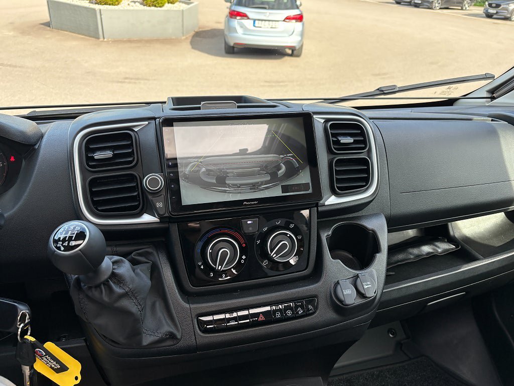 Vehicle Image 23
