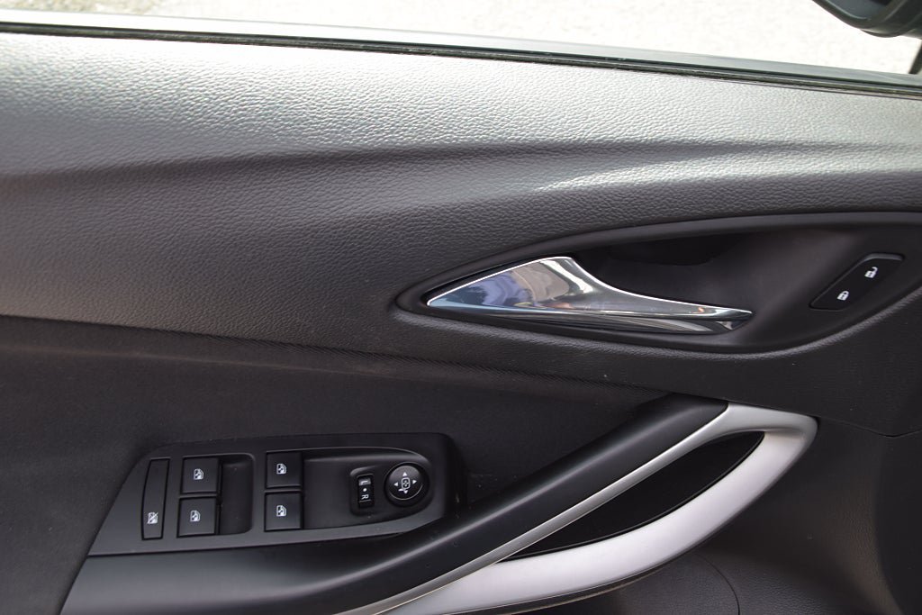Vehicle Image 18