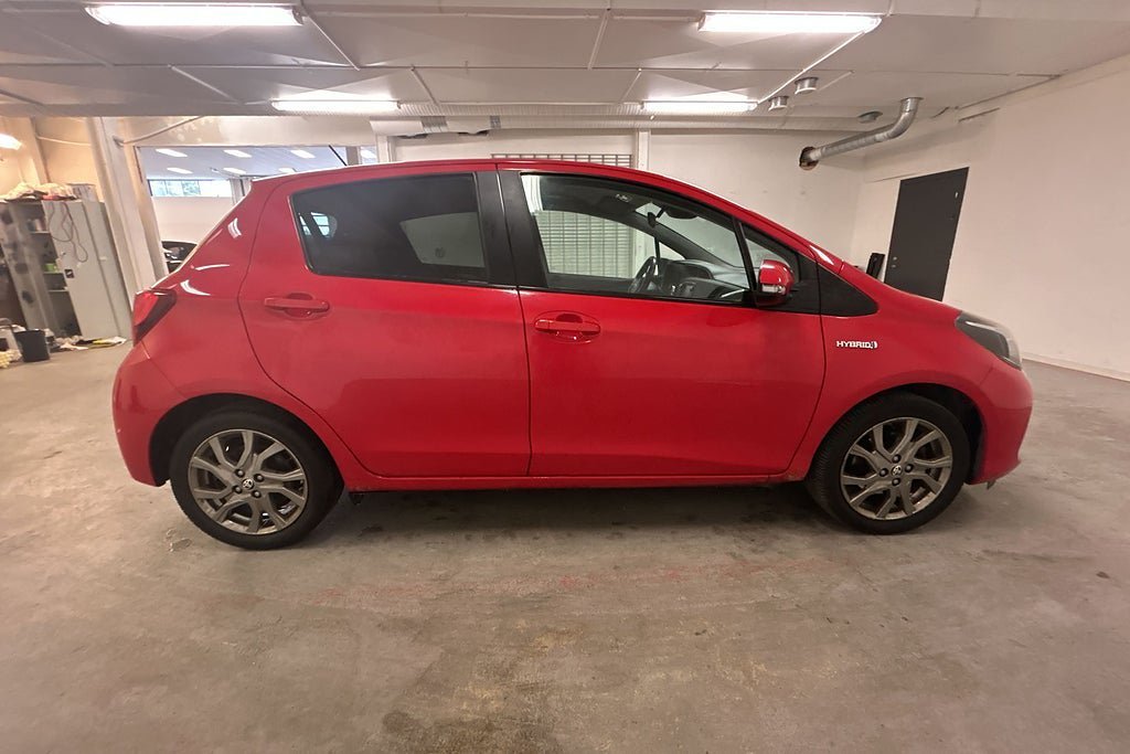 Vehicle Image 5