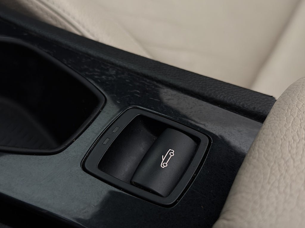 Vehicle Image 24