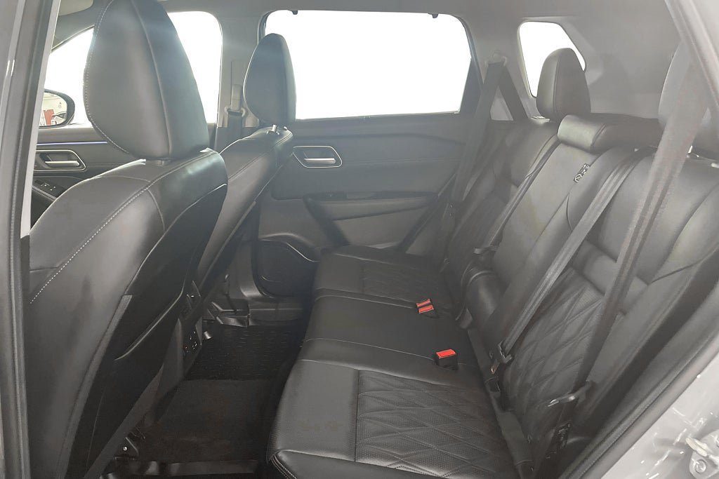 Vehicle Image 16