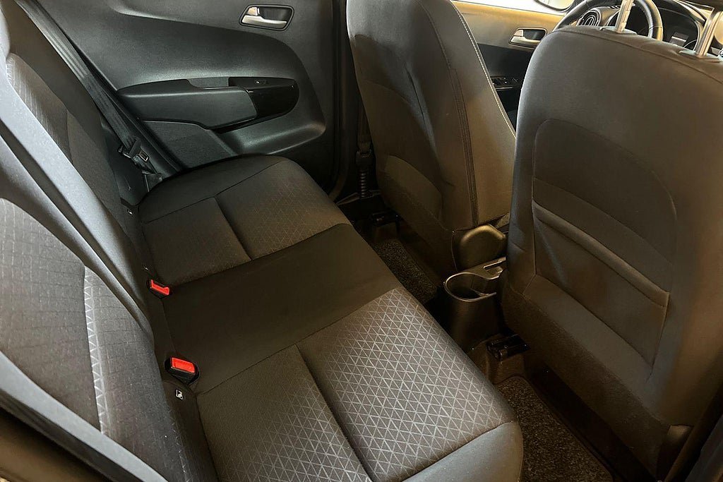 Vehicle Image 10