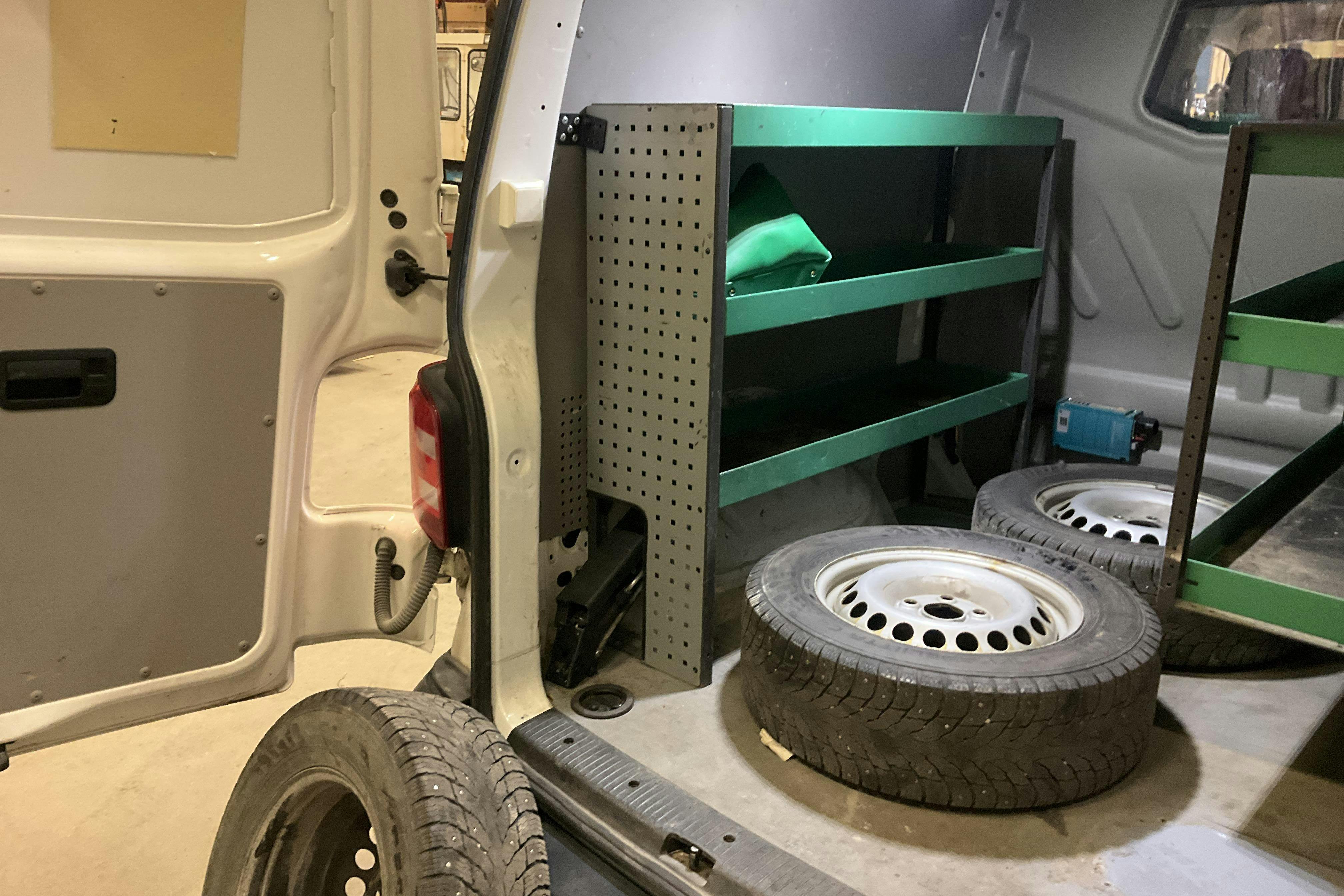 Vehicle Image 16