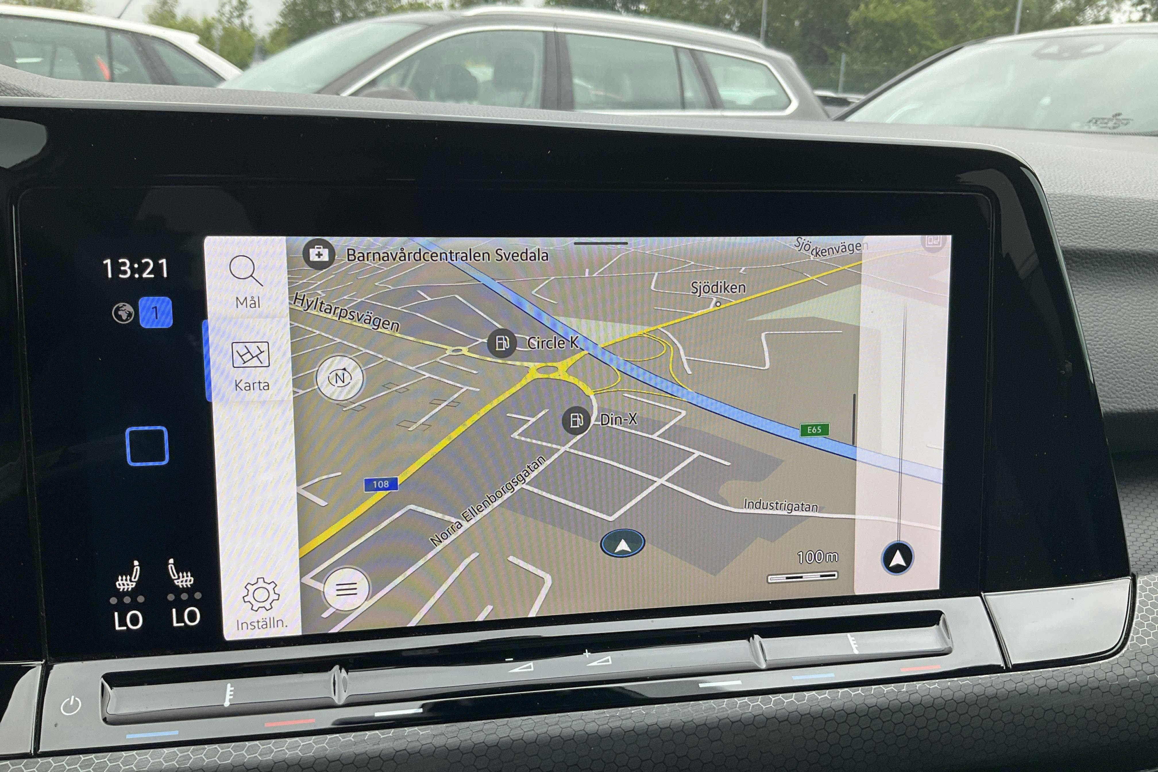 Vehicle Image 11