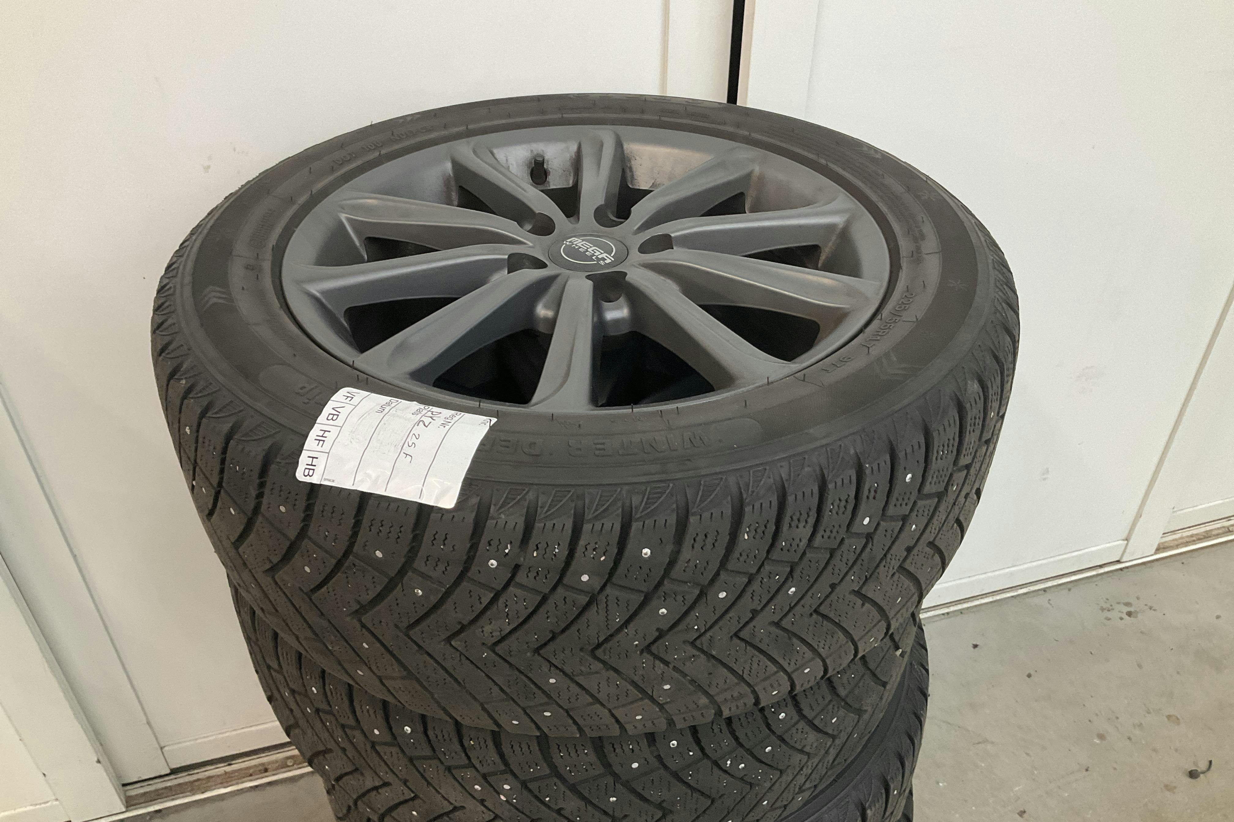 Vehicle Image 14