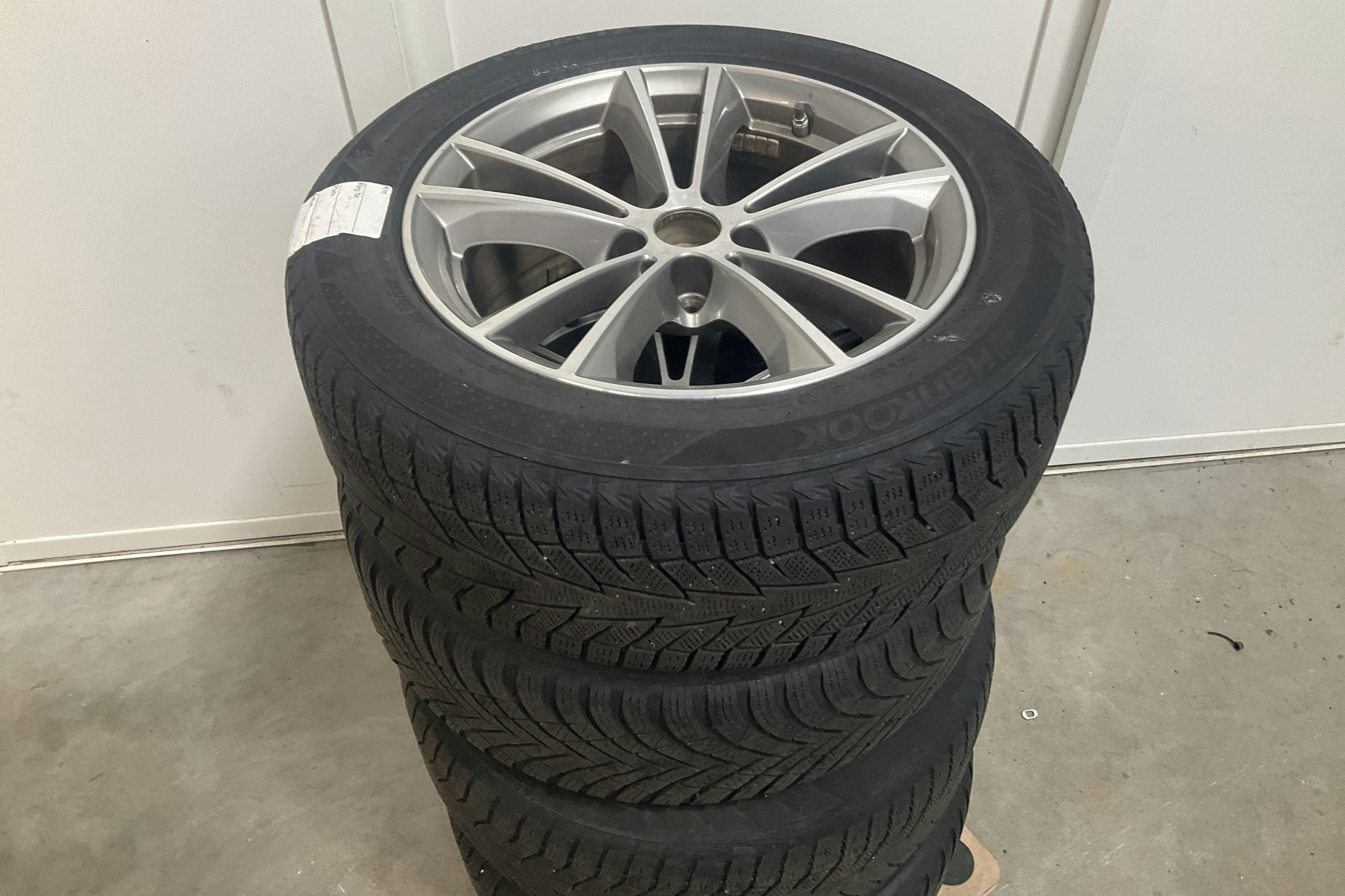 Vehicle Image 15
