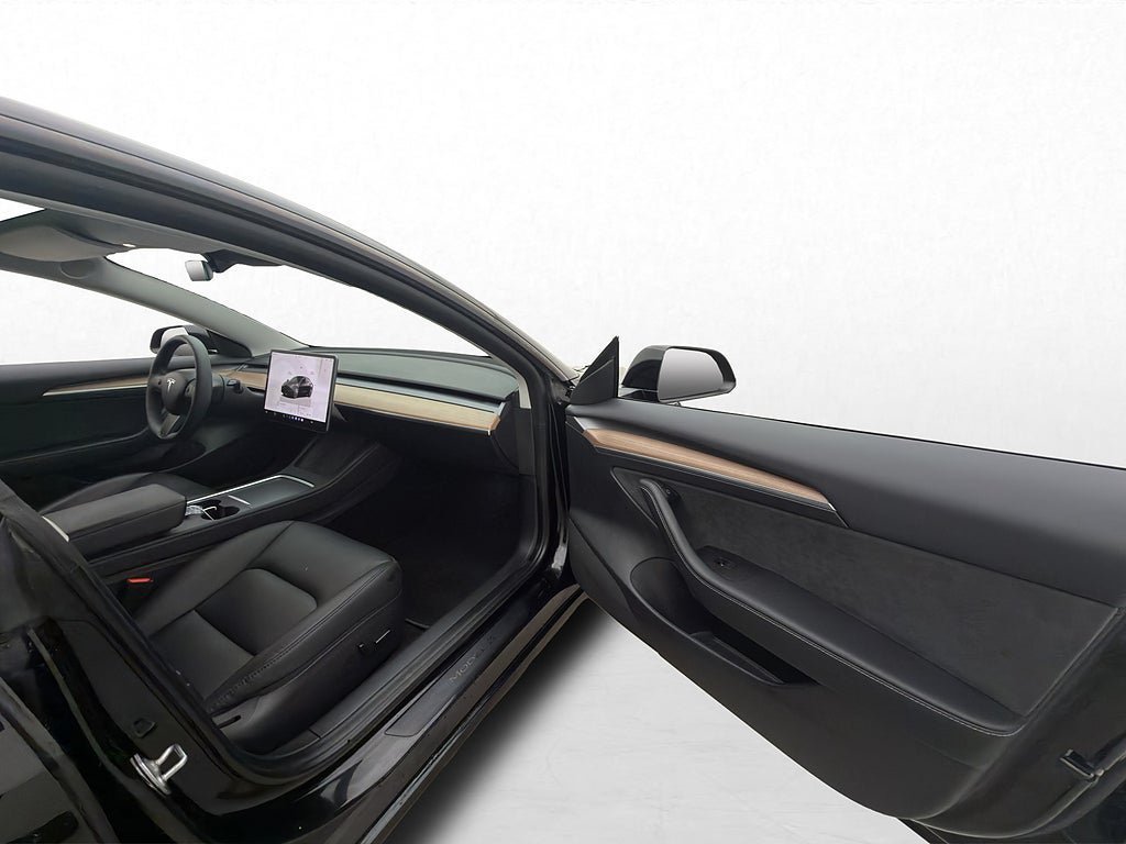 Vehicle Image 21