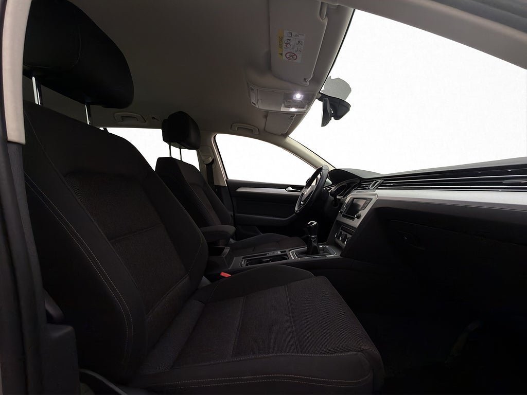 Vehicle Image 23
