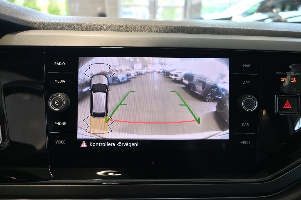Vehicle Image 19