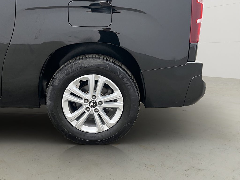 Vehicle Image 30
