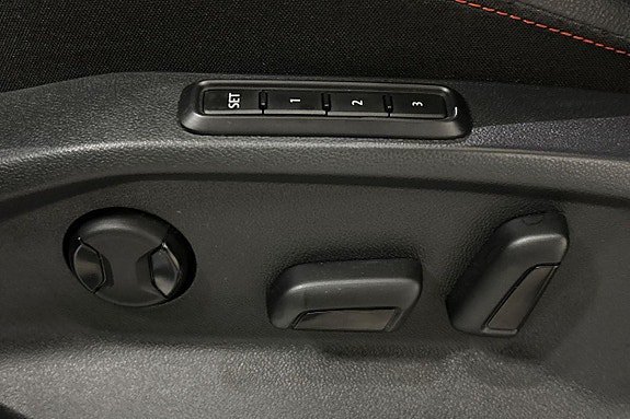Vehicle Image 28