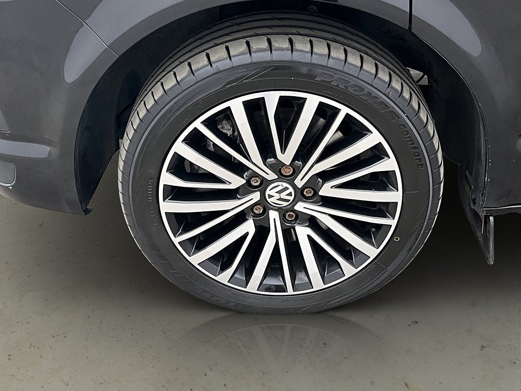 Vehicle Image 38