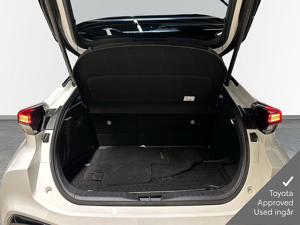 Vehicle Image 10