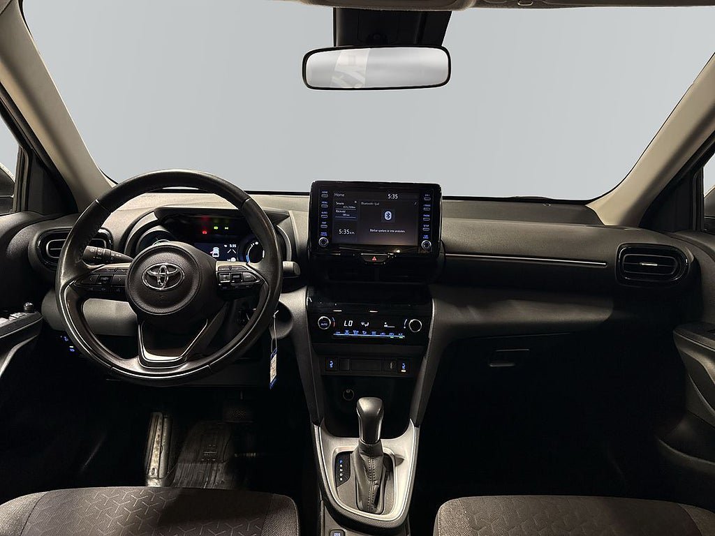 Vehicle Image 9