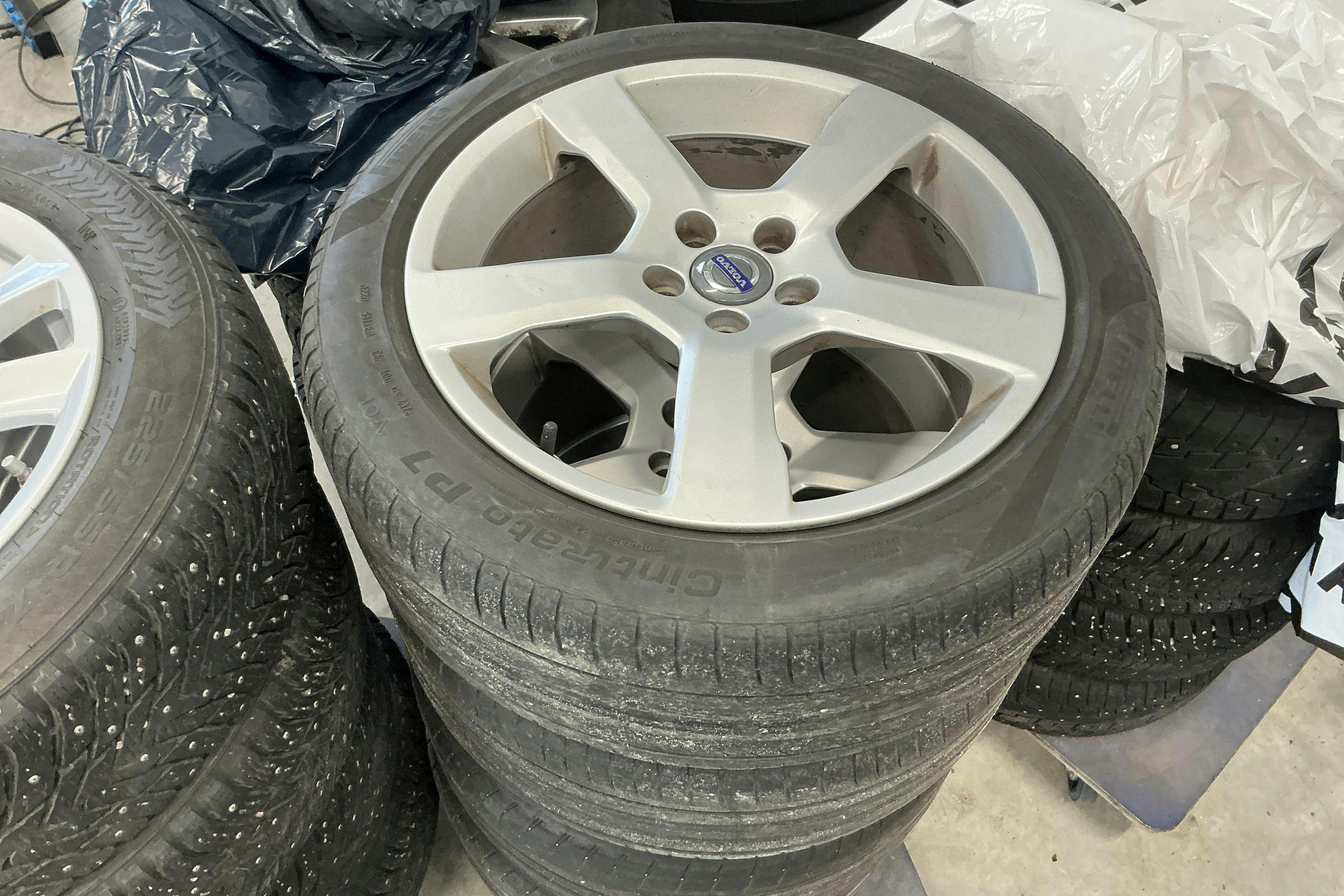 Vehicle Image 15