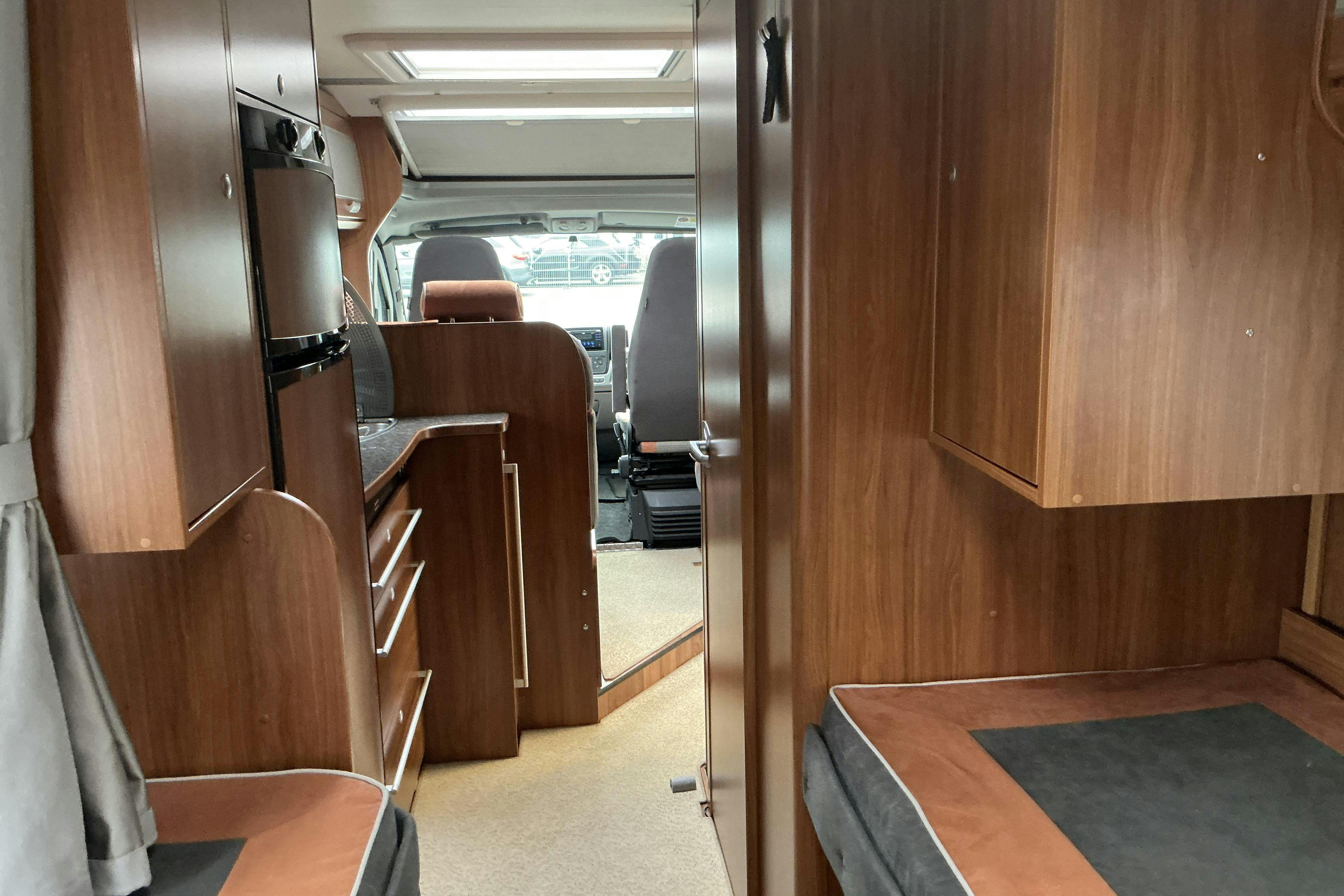 Vehicle Image 12