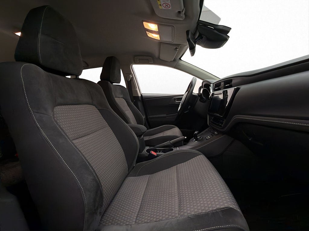 Vehicle Image 9