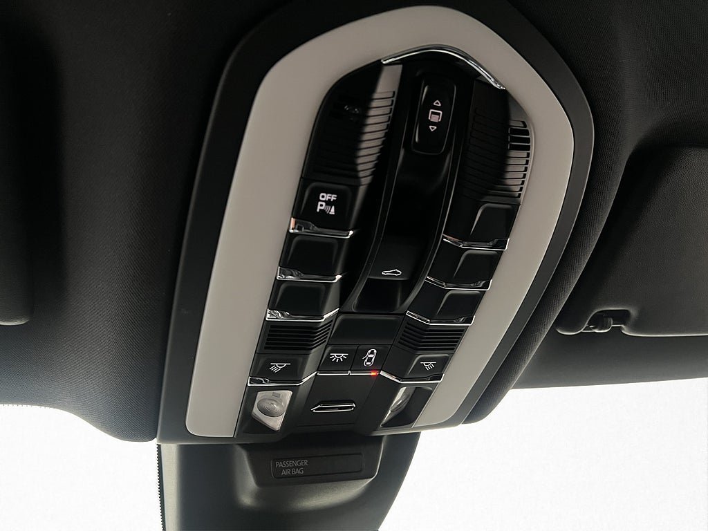 Vehicle Image 27