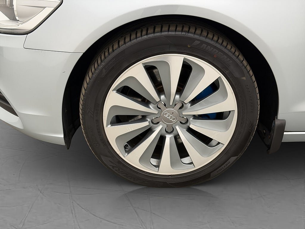 Vehicle Image 30