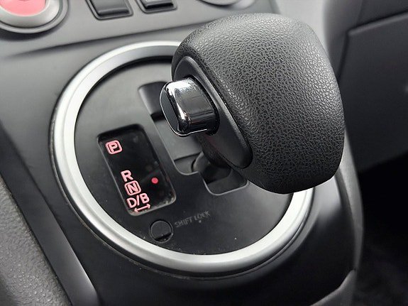 Vehicle Image 24