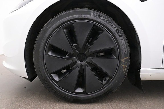 Vehicle Image 27