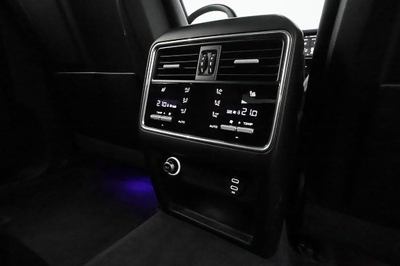 Vehicle Image 27